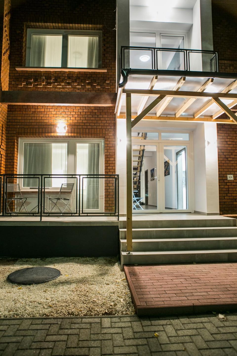 Facade/entrance
