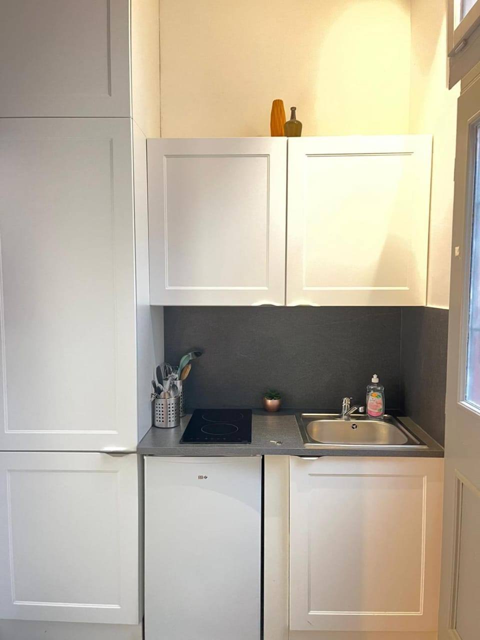 Spacious, bright and beautifully decorated flat in heart of Marais short walk to Picaso Museum Apartment in Paris