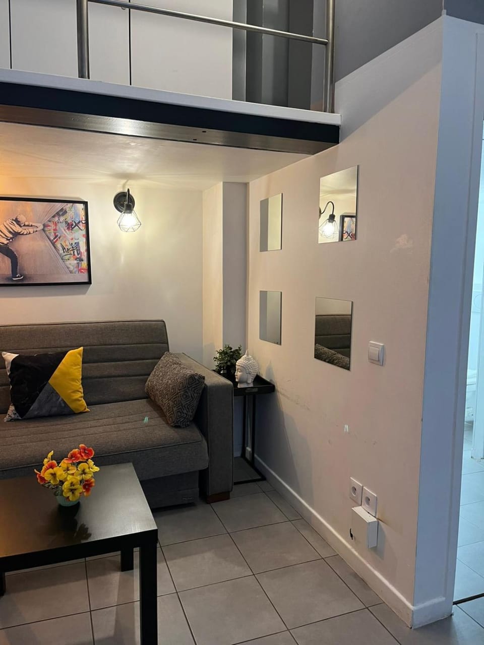 Spacious, bright and beautifully decorated flat in heart of Marais short walk to Picaso Museum Apartment in Paris