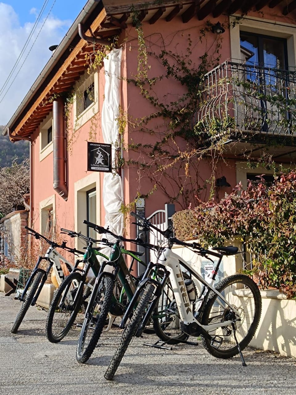 Property building, Area and facilities, Parking