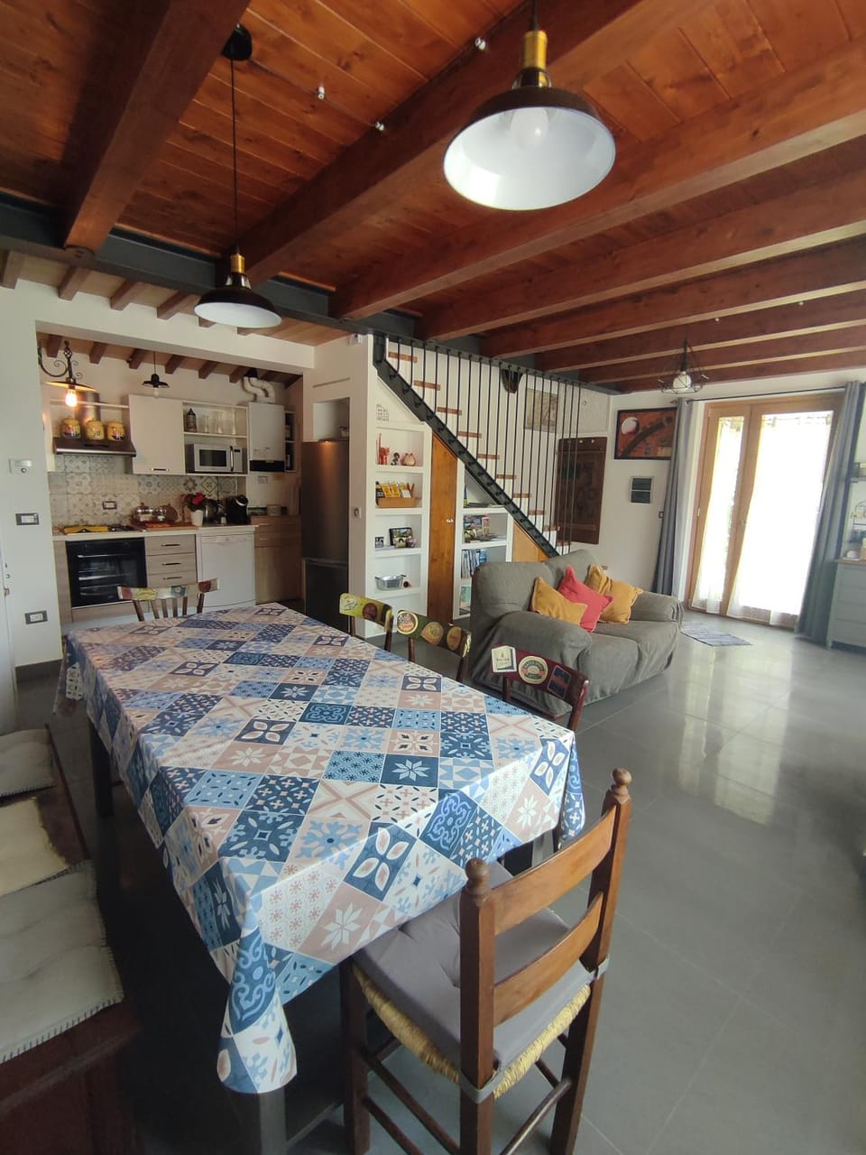 Kitchen or kitchenette, Living room