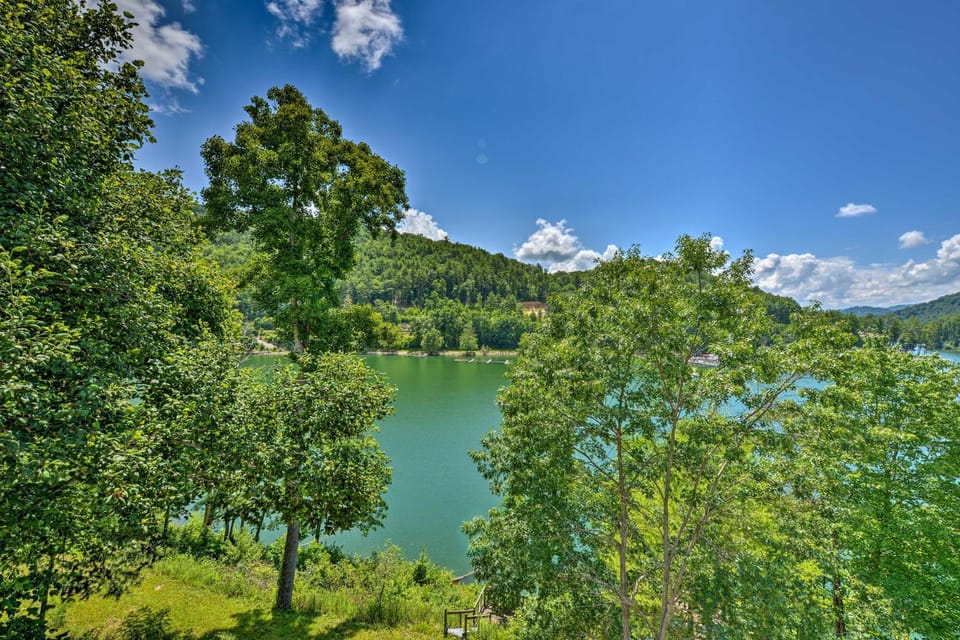 Renovated Home w/ Private Dock on Watauga Lake House in Watauga Lake