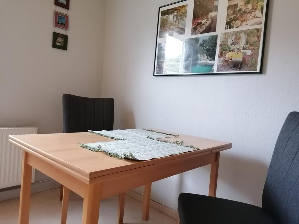 Dining area, kitchen