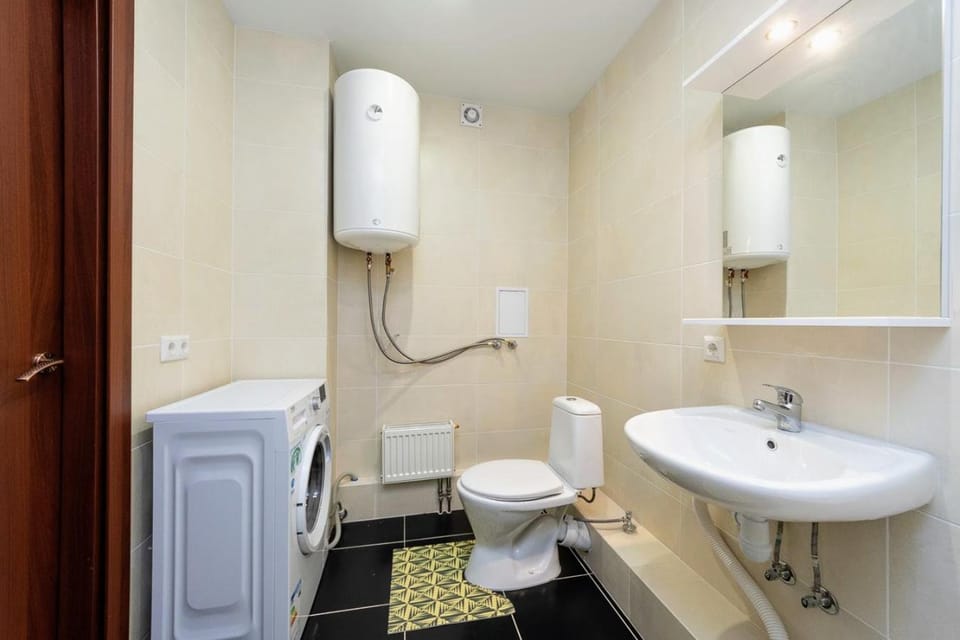 Квартира Ясиноватский переулок 11 и 10 тепло и вода Apartment in Kiev City - Kyiv