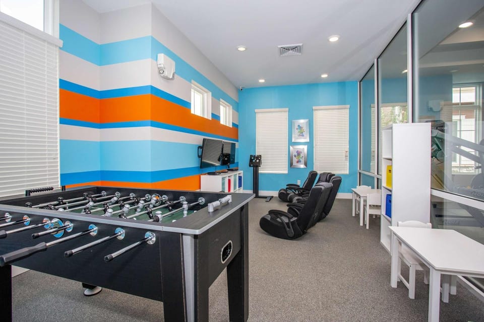 Gorgeous 4 Bedroom Family Friendly Close to Disney 7573 House in Four Corners
