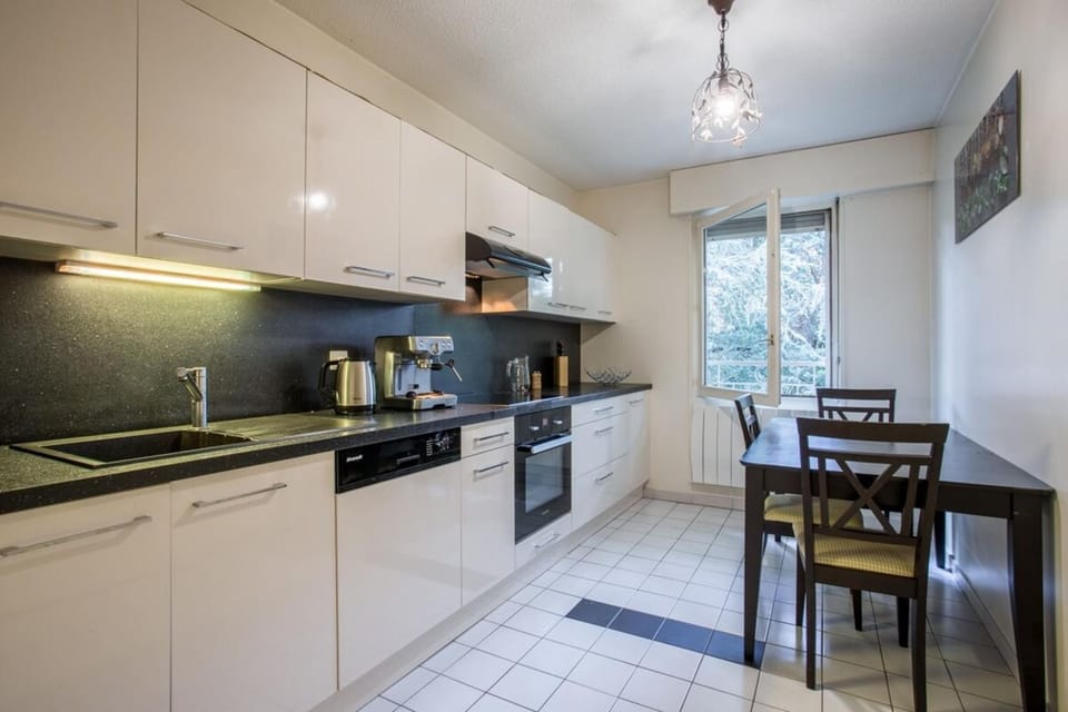 Le Bois Gentil - Grand appartement familial, proche de Genève et du Palexpo Apartment in Saint-Julien-en-Genevois