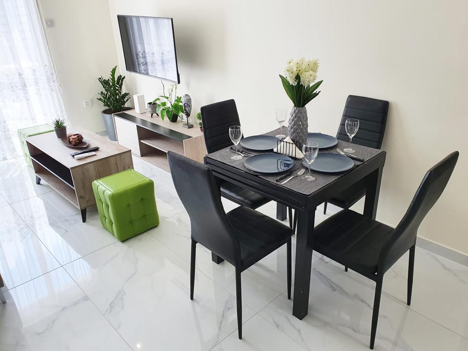 TV and multimedia, Dining area