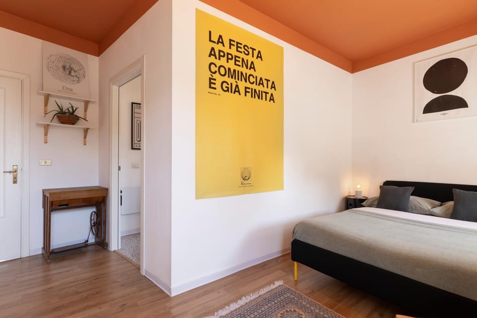 Bed, Photo of the whole room, Bedroom, air conditioner