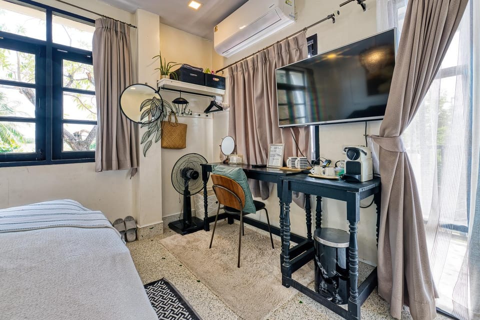 TV and multimedia, Bedroom, air conditioner