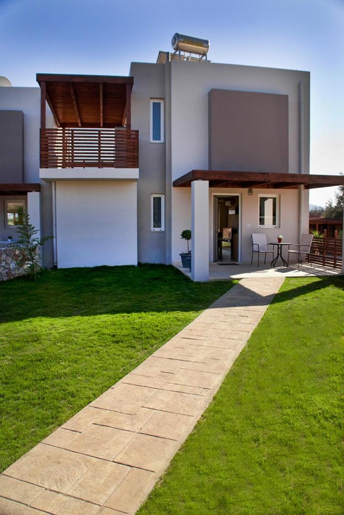 2 min drive to Haraki Beach & 10 to Lindos Villa in Rhodes, Greece