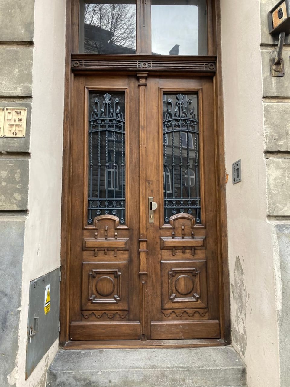 Facade/entrance