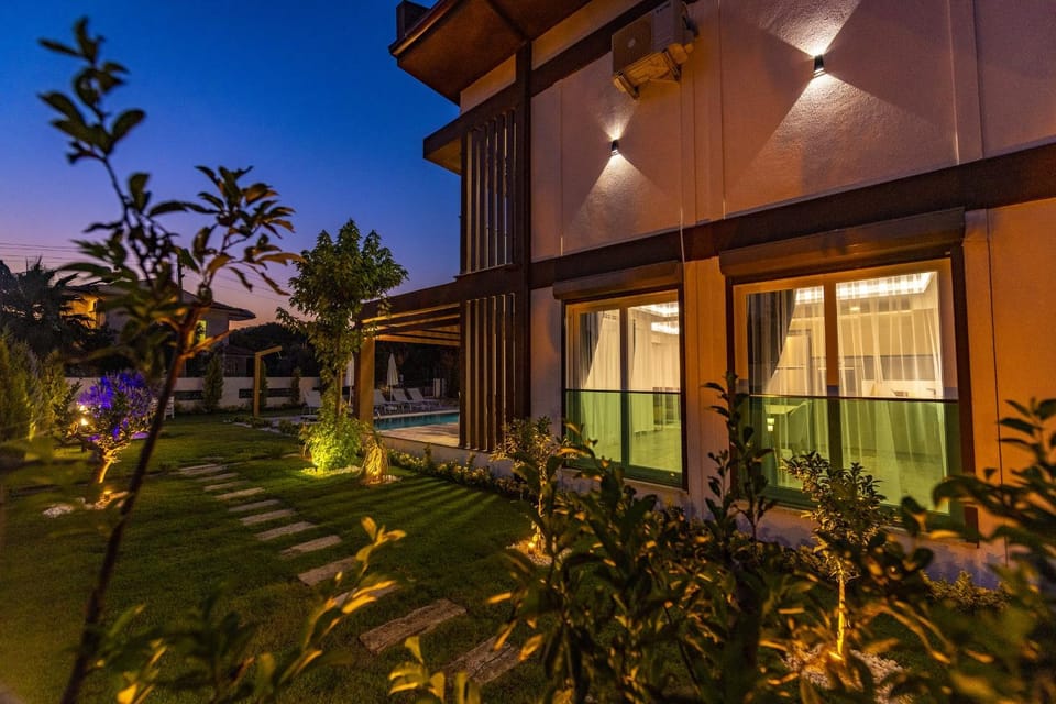 Property building, Garden