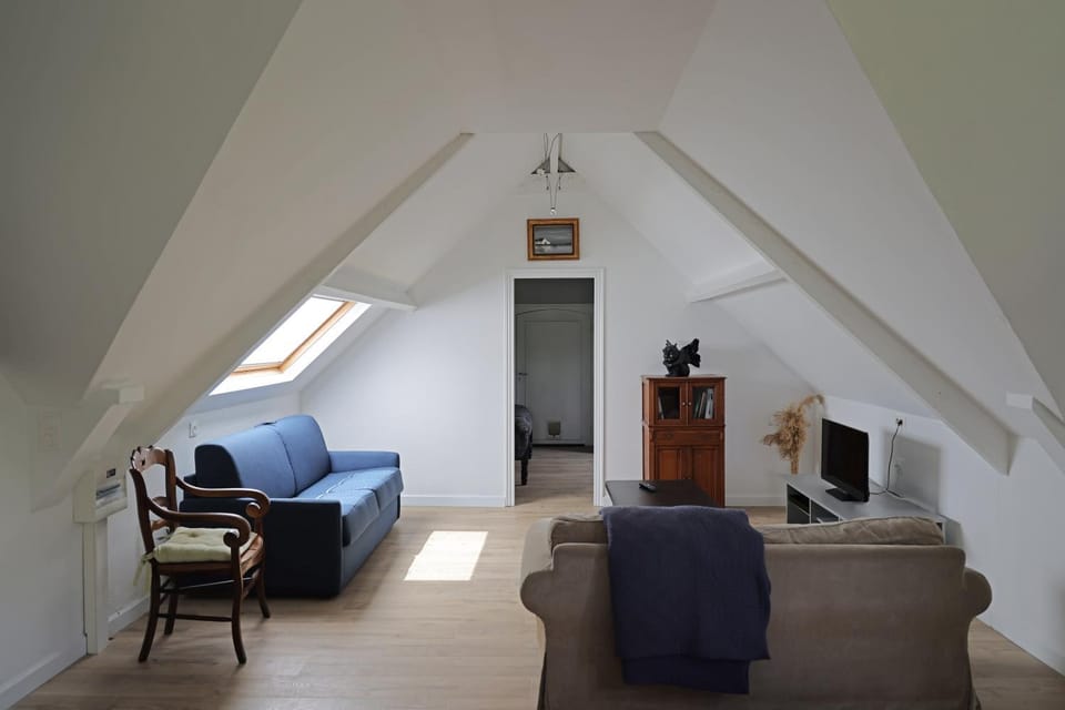 TV and multimedia, Living room, Dining area, Internal: Not applicable to any particular room