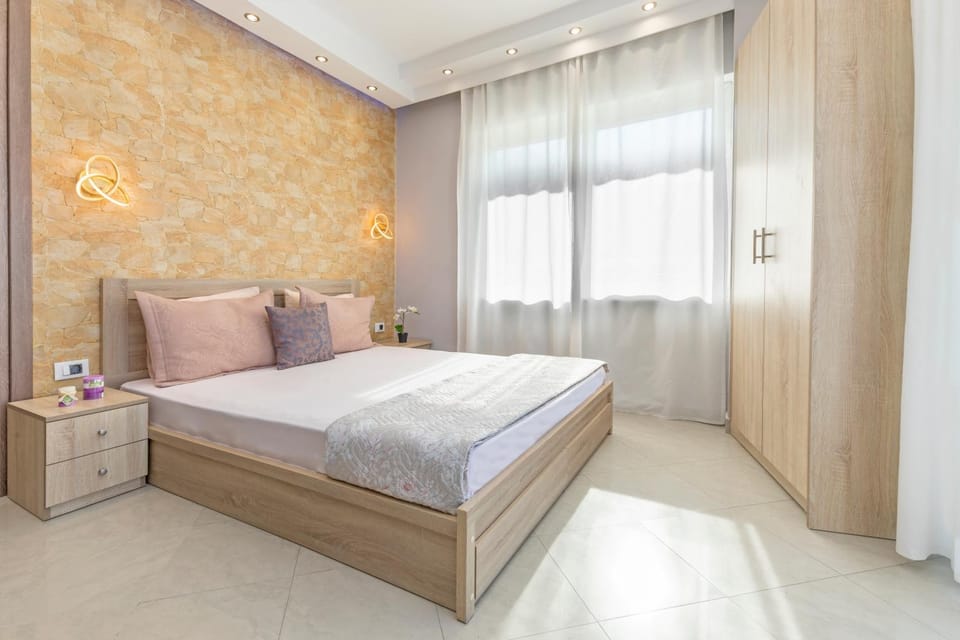 Bed, Living room