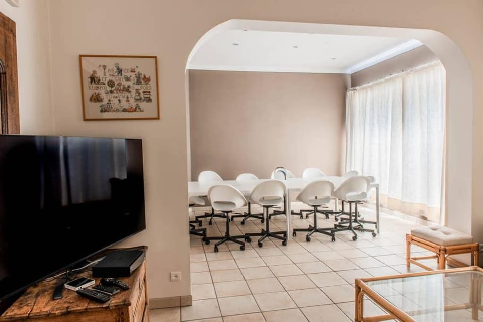 Les Hauts de Meuse House in Wallonia, Belgium