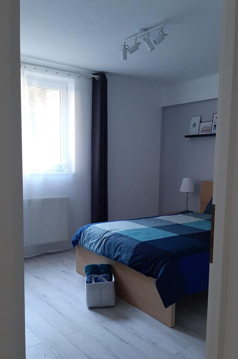 Day, Bedroom