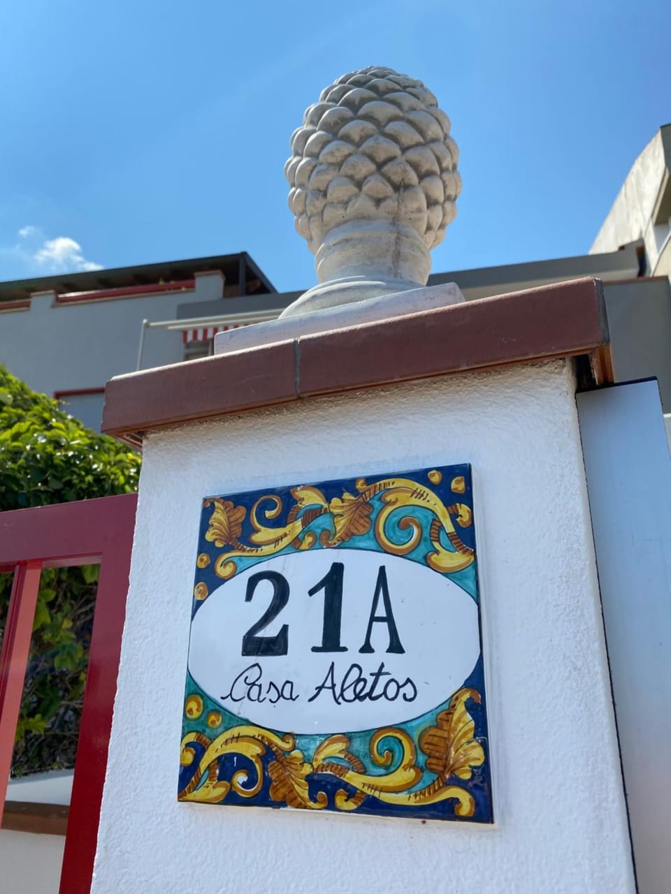 Facade/entrance