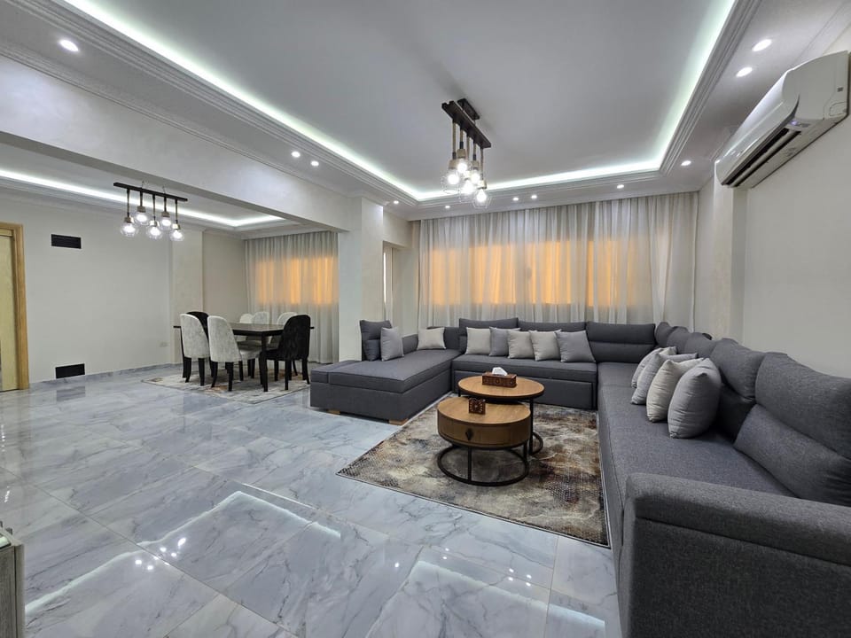 TV and multimedia, Living room, Seating area, air conditioner