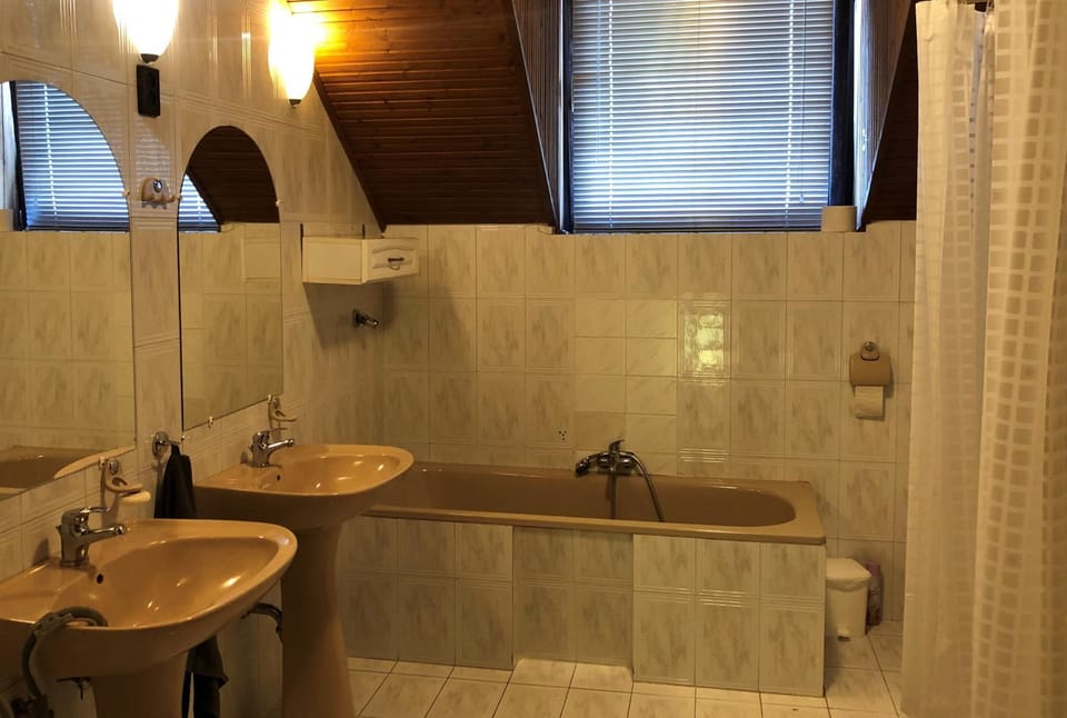 Bathroom, Bath