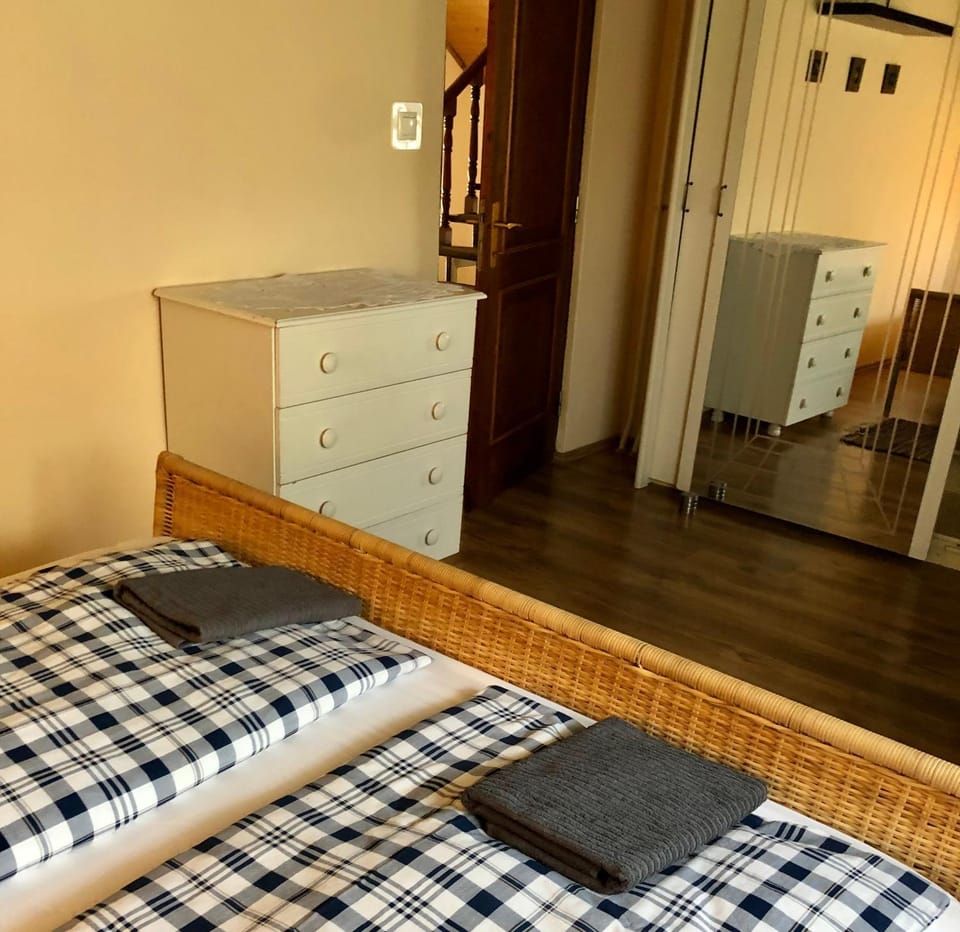 Bedroom, wardrobe