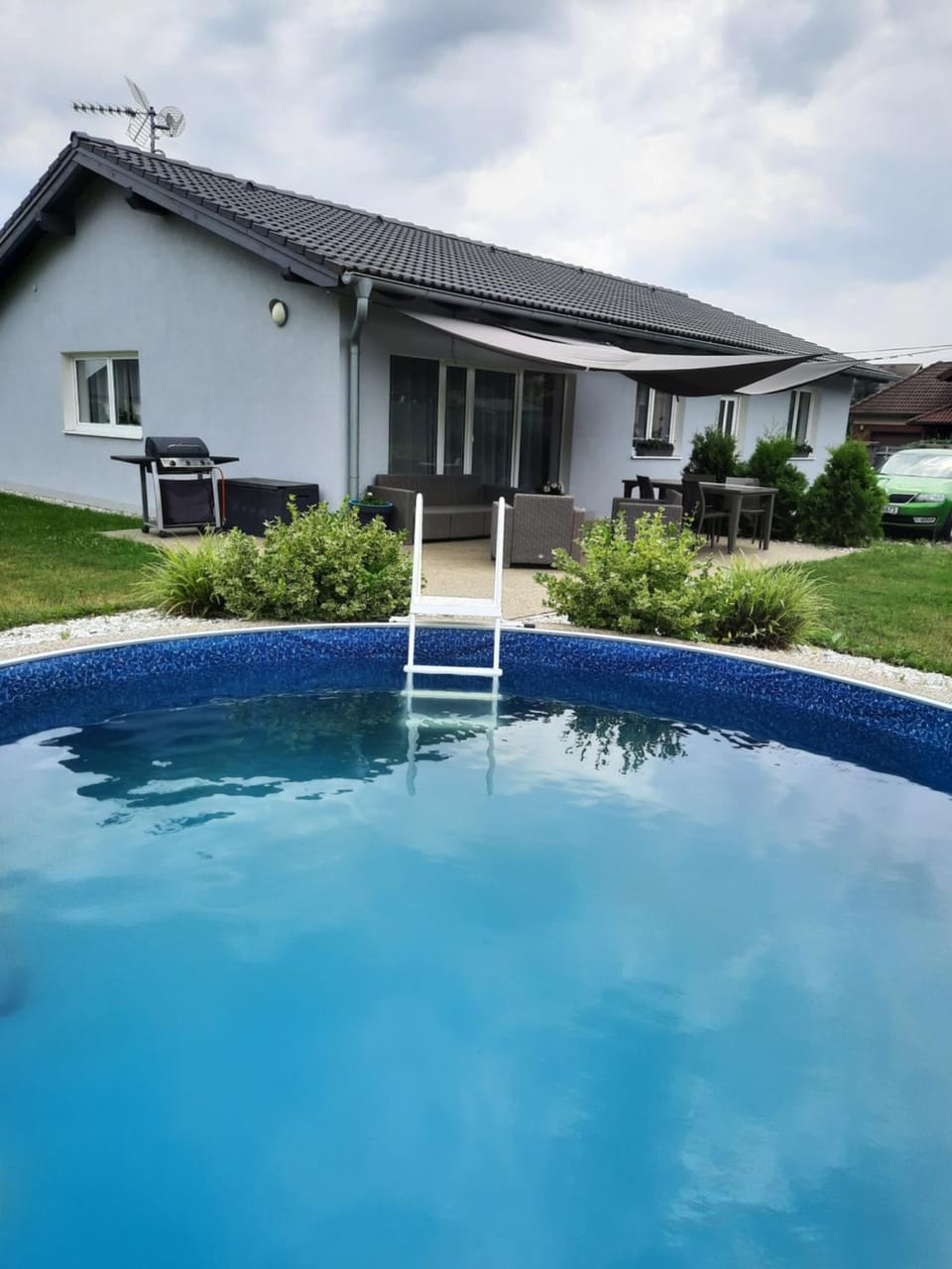 Swimming pool, Swimming pool