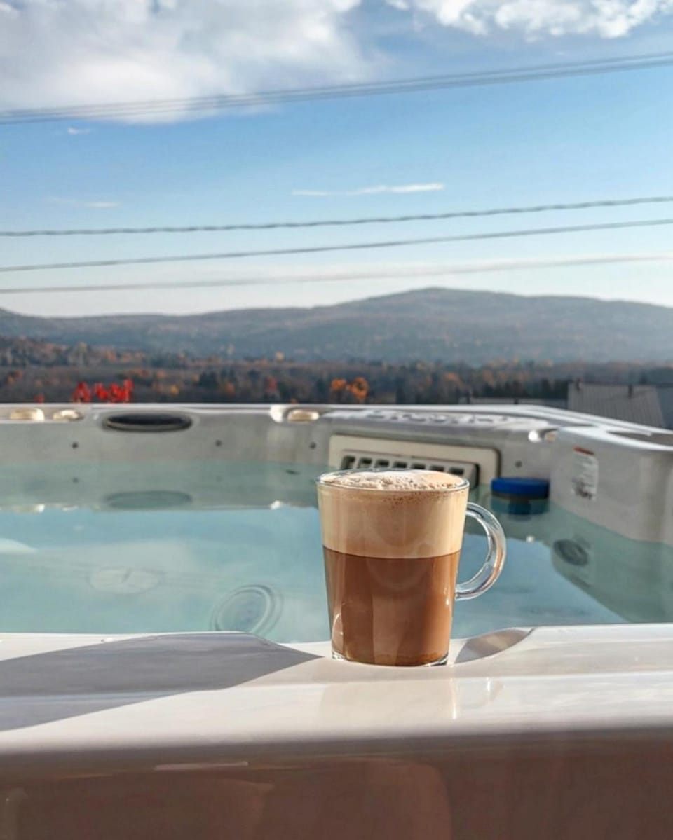 Patio, Day, Natural landscape, Hot Tub, View (from property/room), Balcony/Terrace, Mountain view
