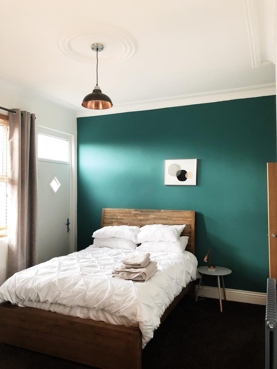 Bed, Bedroom, towels