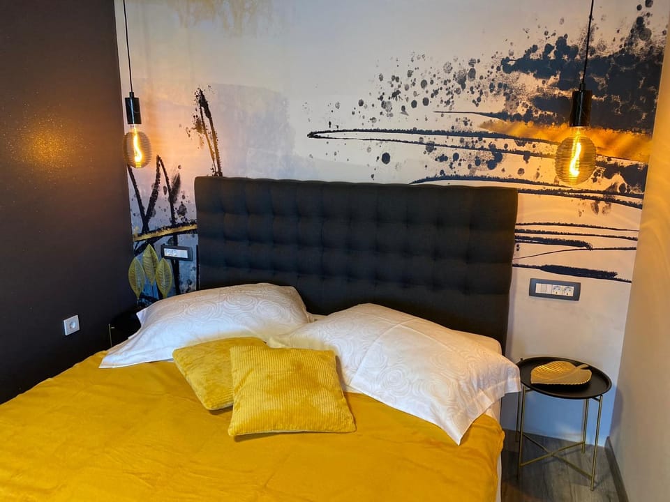 Apartements and rooms next to the Sea - Belveder Rab Sea and Sunset wiew Bed and Breakfast in Supetarska Draga