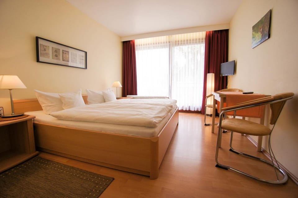 Living room, Seating area, Dining area, Bedroom