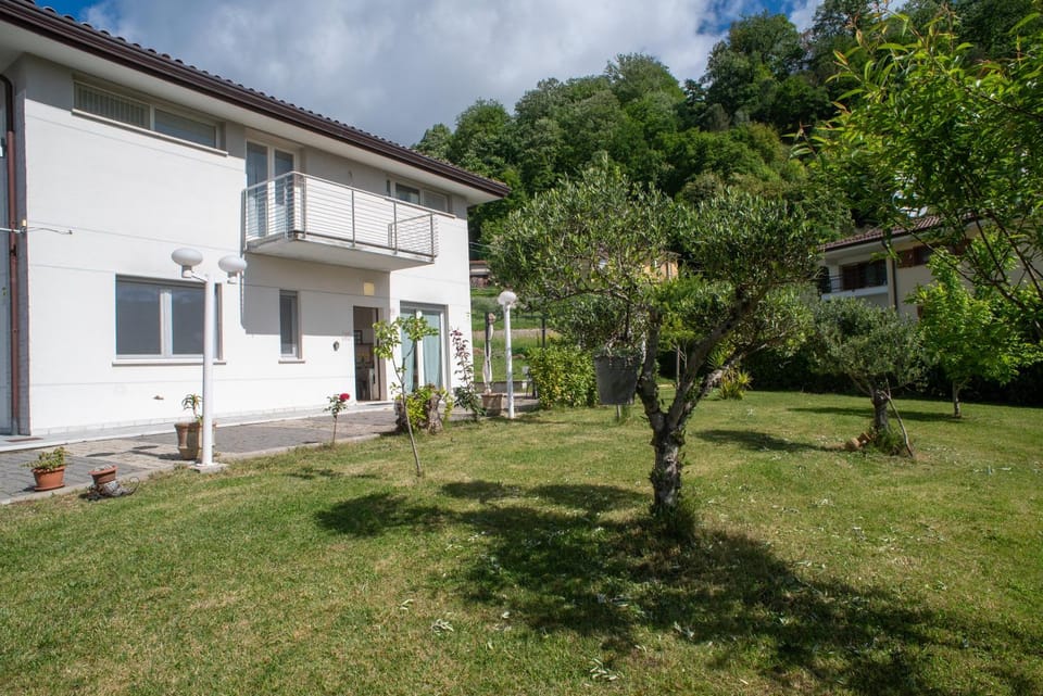 Property building, Spring, Day, Natural landscape, Garden, Garden view