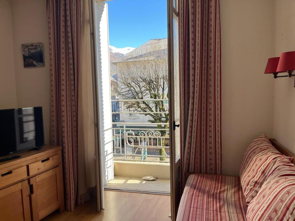 Les Oursons, Résidence Val de Jade, Beau T3 meublé, plein centre, Wifi, Ascenseur Apartment in Catalonia