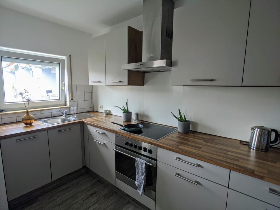 Coffee/tea facilities, Kitchen or kitchenette