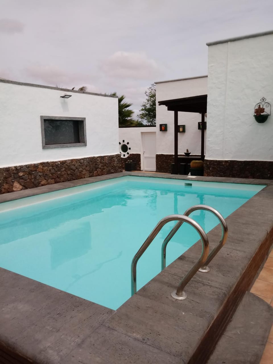 Swimming pool, Swimming pool