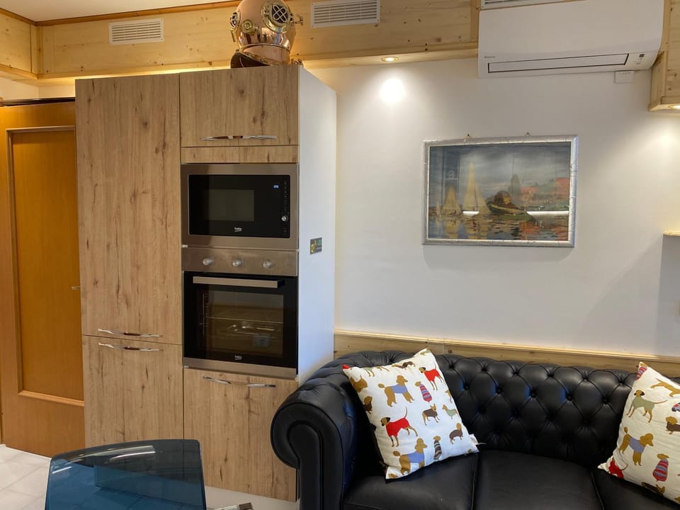 Sailing Yacht Apartment in Realmonte