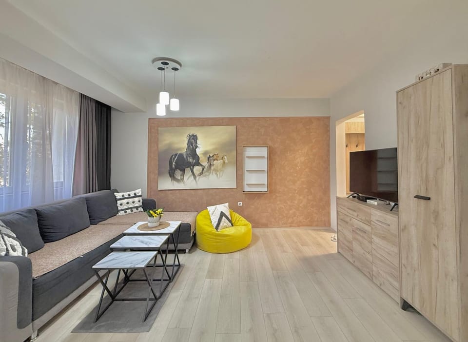 TV and multimedia, Seating area, wardrobe