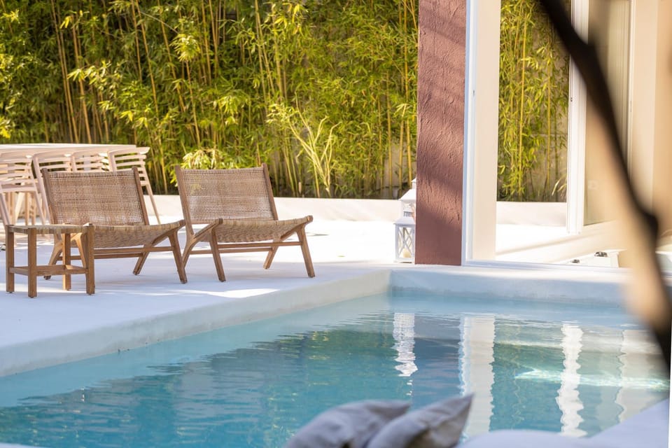 Patio, Pool view, Swimming pool, sunbed