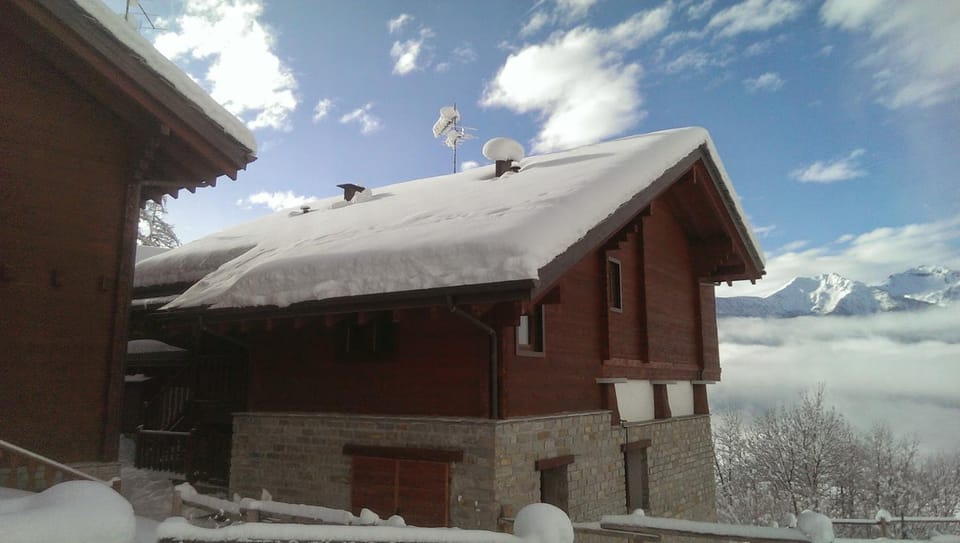 Villetta PiemartinCove House in Aosta Valley, Italy