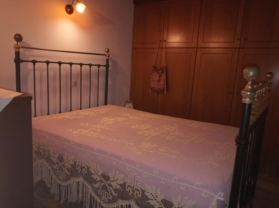 ΤΟ ΠΥΡΓΟΣΠΙΤΟ ΤΗΣ ΑΝΝΕΖΟΥΛΑΣ ANNEZOULA'S CASTLE House in Peloponnese Region