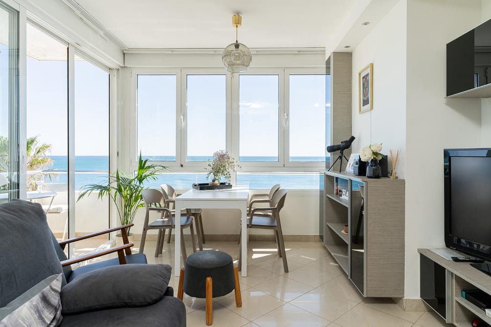 MONKÓ ON THE ROCK Apartment in Torremolinos