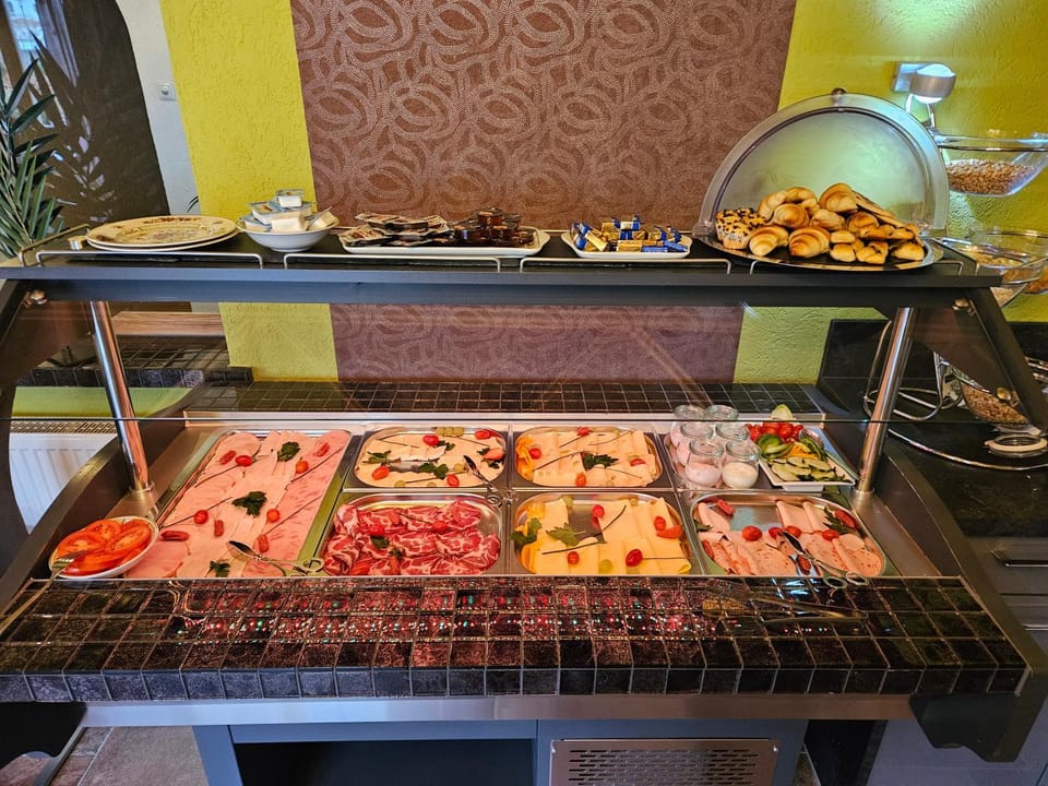 Breakfast, Buffet breakfast