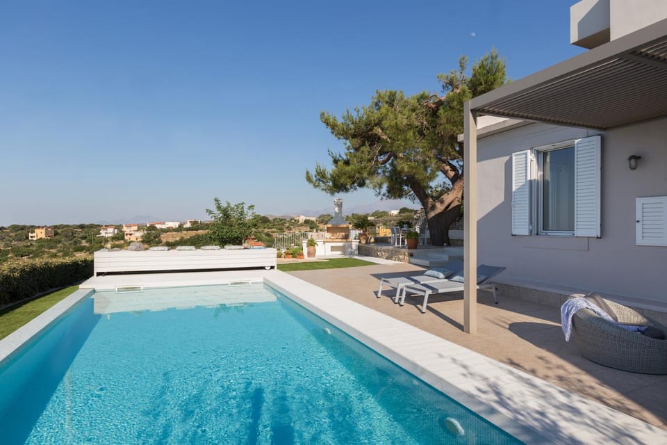 Sea view, Swimming pool, sunbed