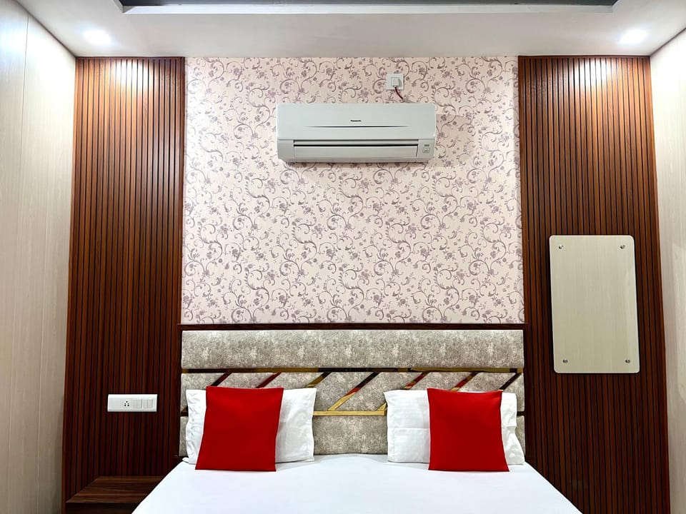 Bed, air conditioner