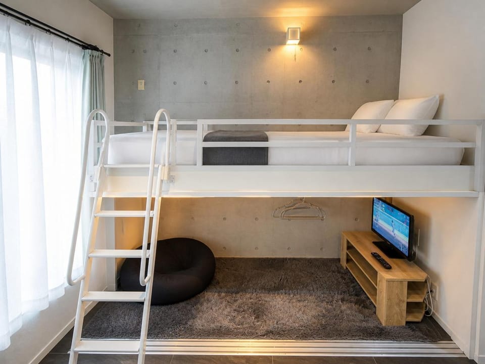 Bed, TV and multimedia, bunk bed