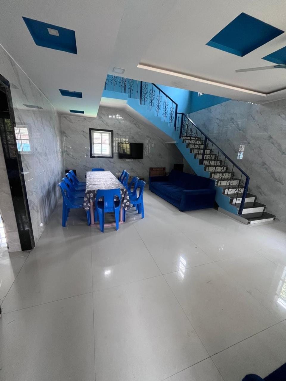 Blue House Villa in Maharashtra