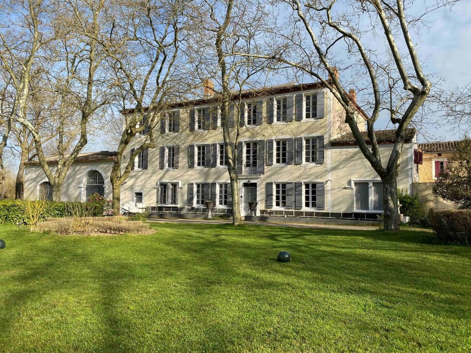 Property building, Day, Natural landscape, Garden, Garden view