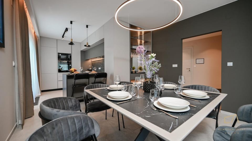 Kitchen or kitchenette, Living room, Dining area