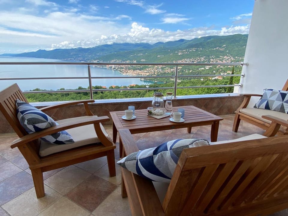 Balcony/Terrace, Mountain view, Sea view