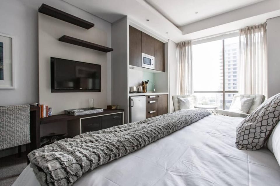 Alimama Spaces: Chelsea Manson's Skye Apartment in Sandton