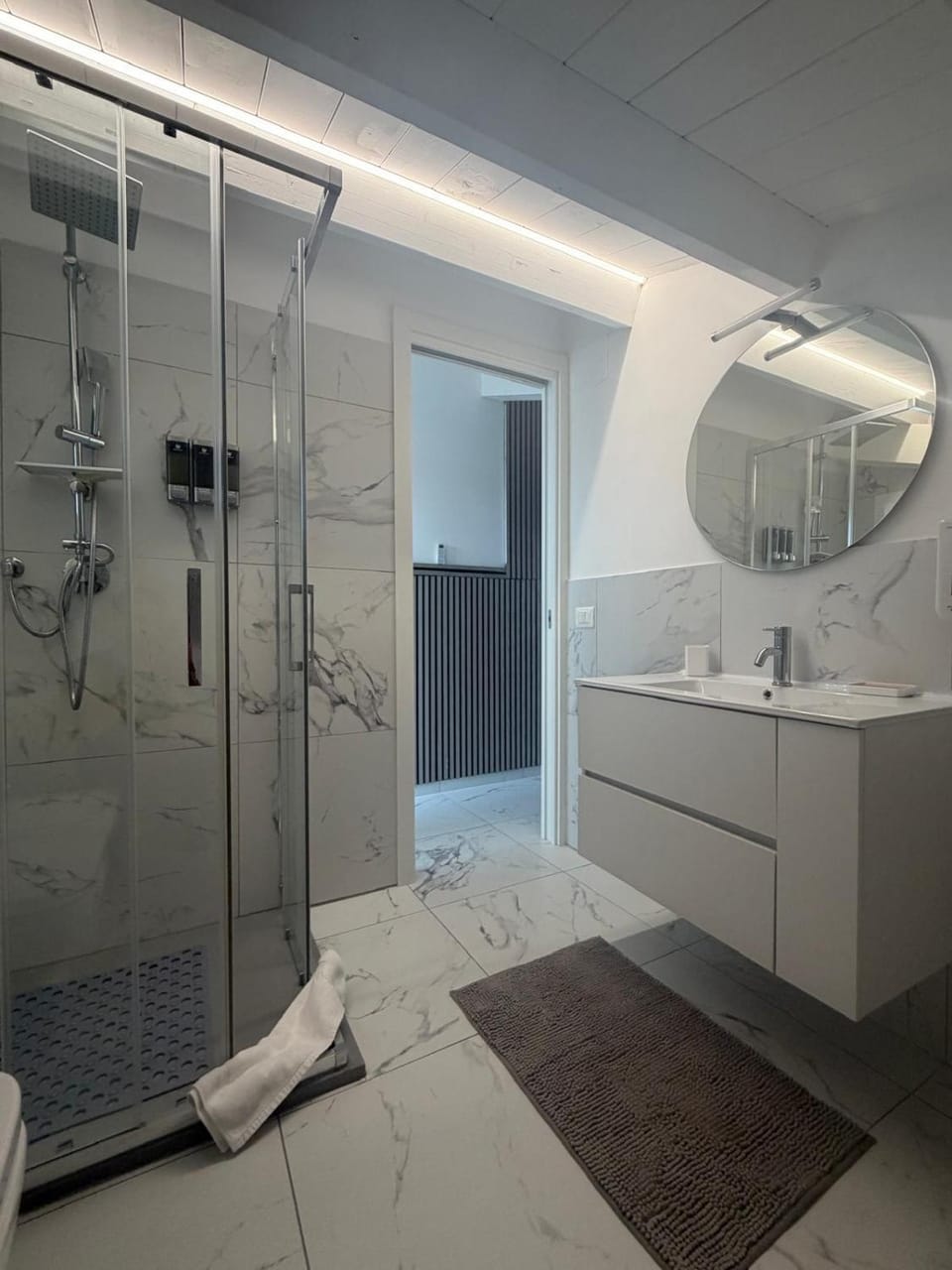 Shower, Bathroom