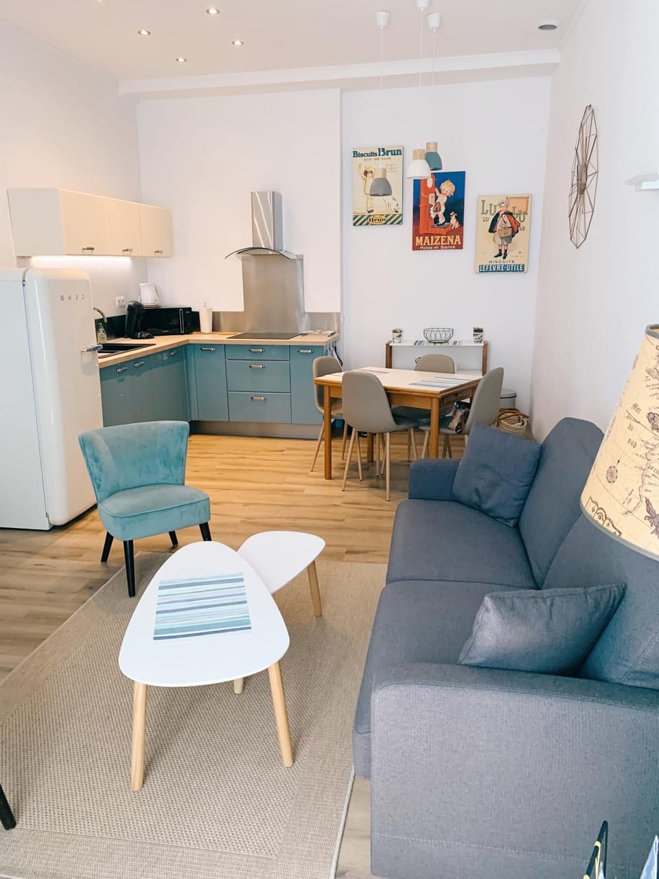 Kitchen or kitchenette, Living room, Dining area